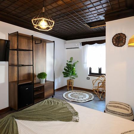 Ador Boutique Hotel Берат Экстерьер фото
