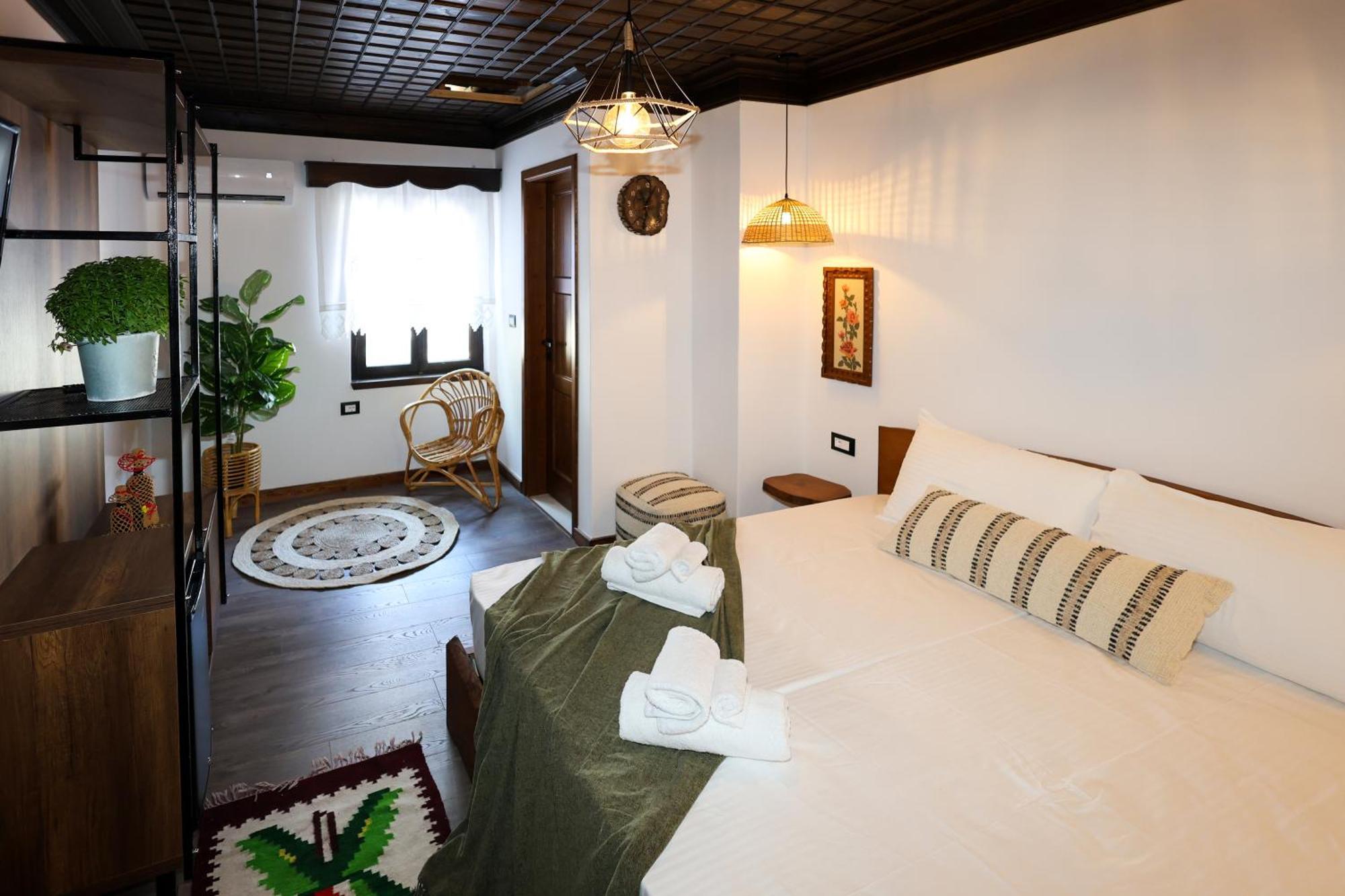 Ador Boutique Hotel Берат Экстерьер фото