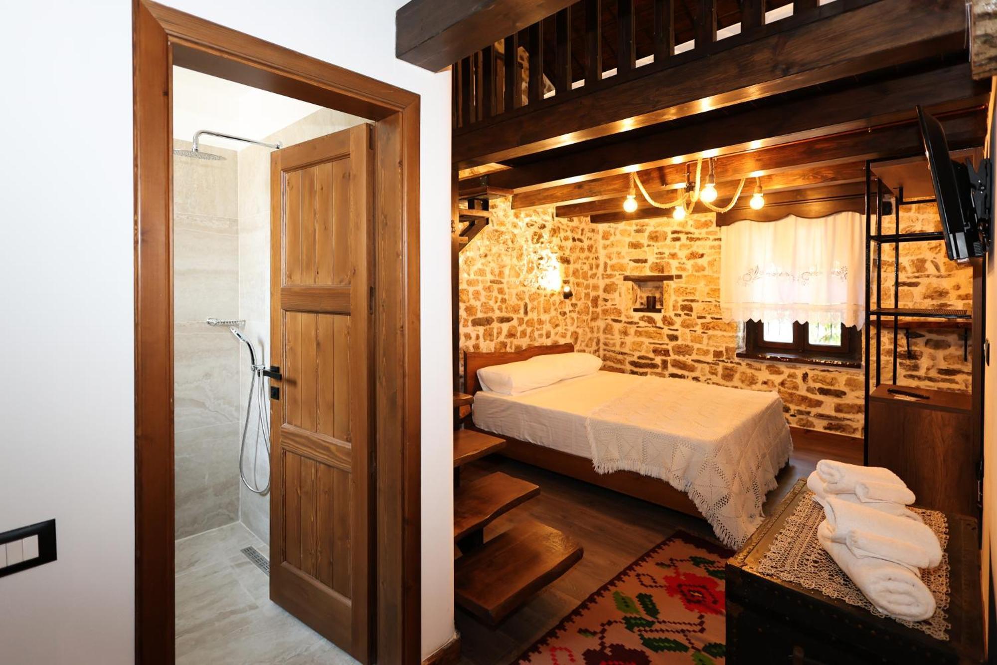 Ador Boutique Hotel Берат Экстерьер фото