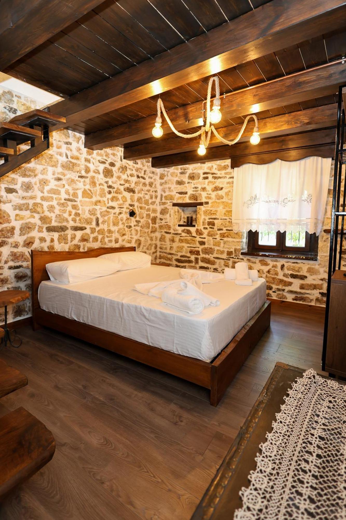 Ador Boutique Hotel Берат Экстерьер фото