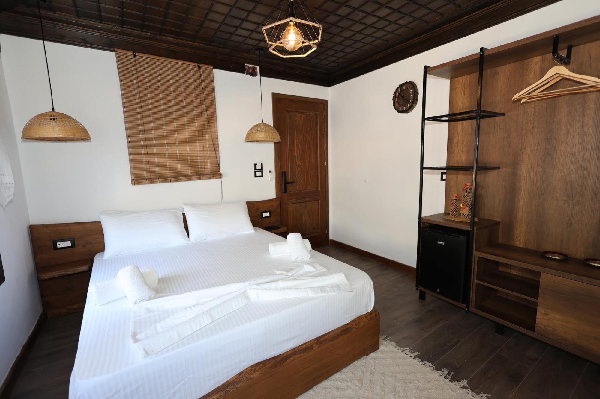 Ador Boutique Hotel Берат Экстерьер фото