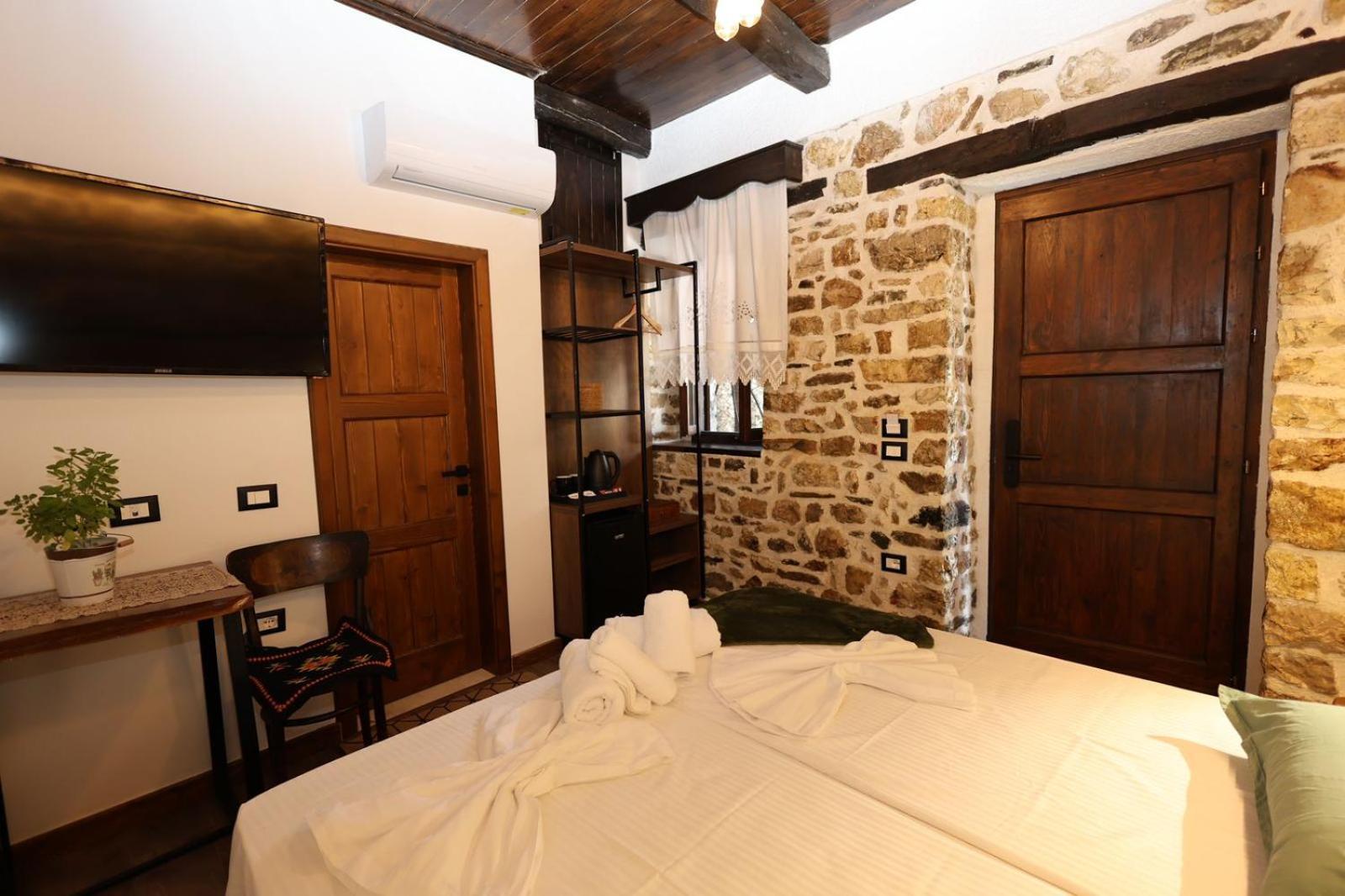 Ador Boutique Hotel Берат Экстерьер фото