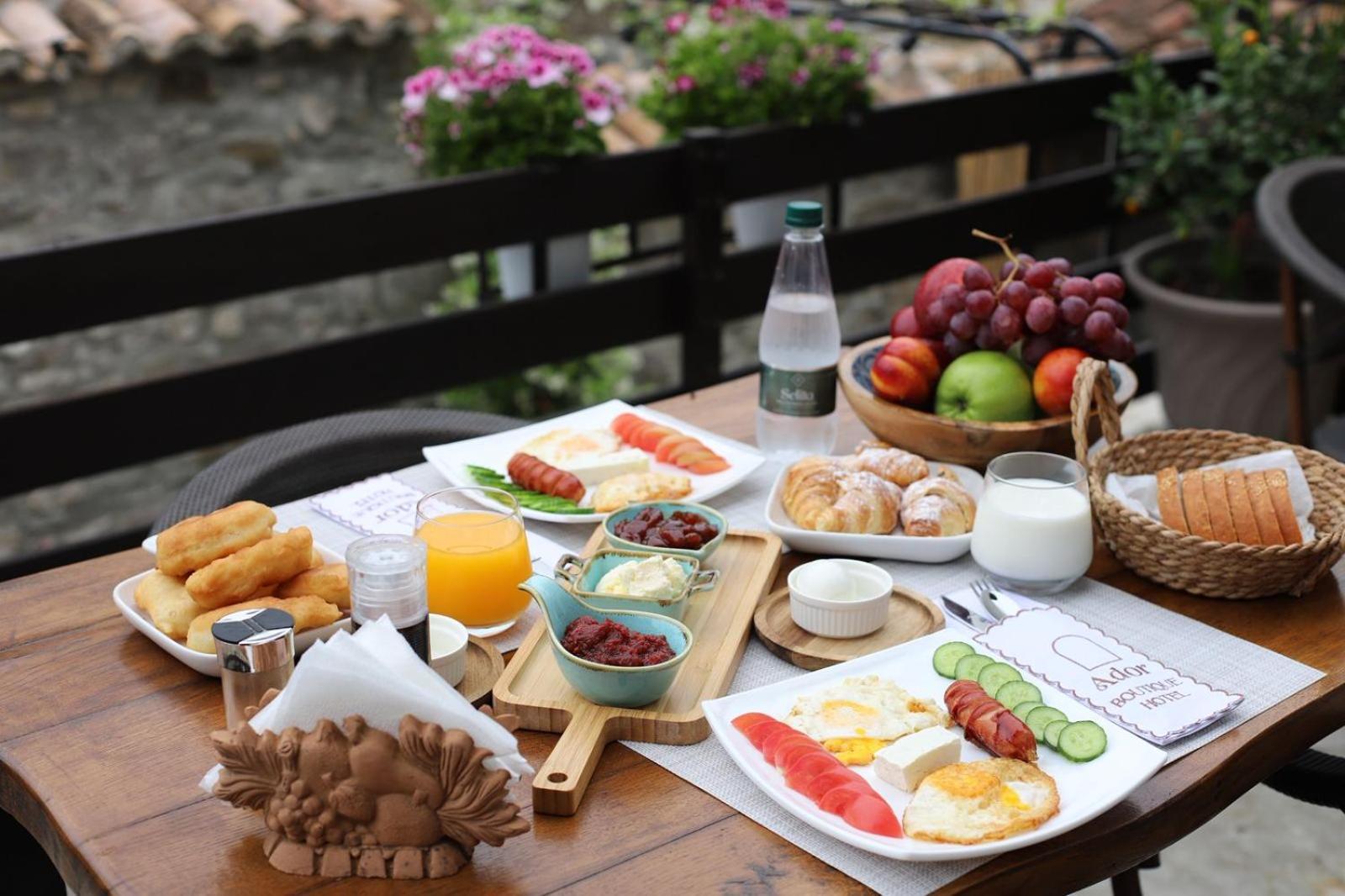 Ador Boutique Hotel Берат Экстерьер фото