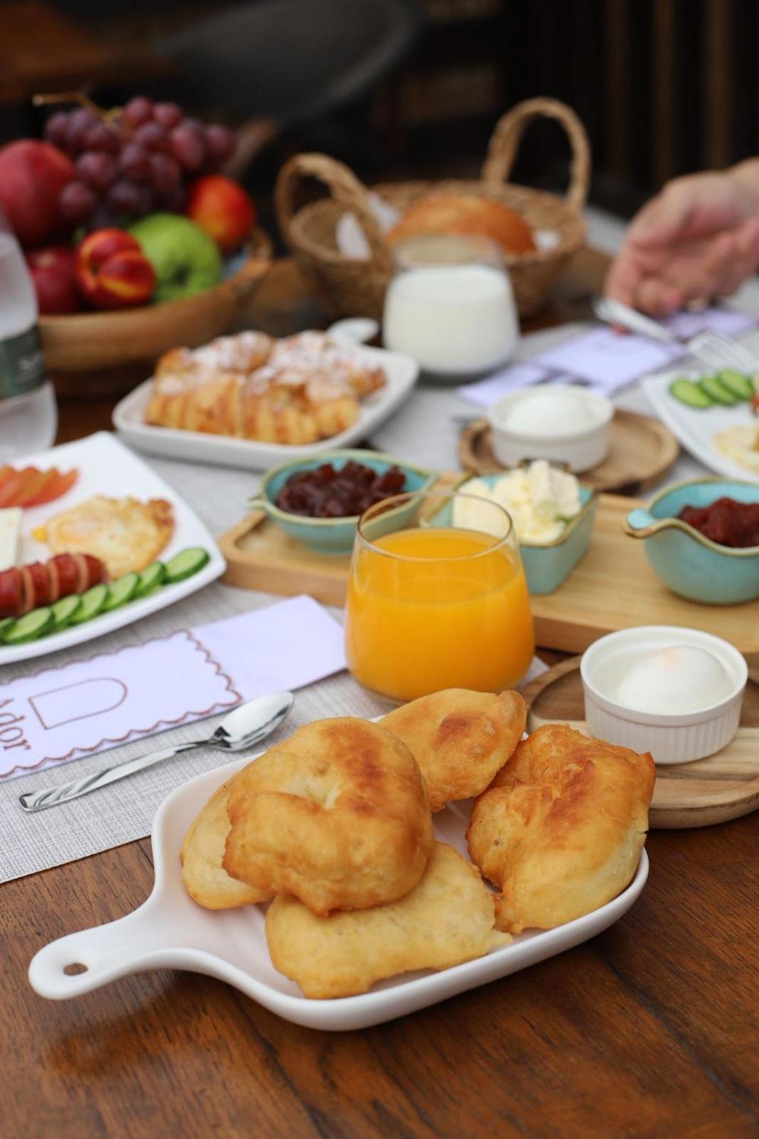 Ador Boutique Hotel Берат Экстерьер фото