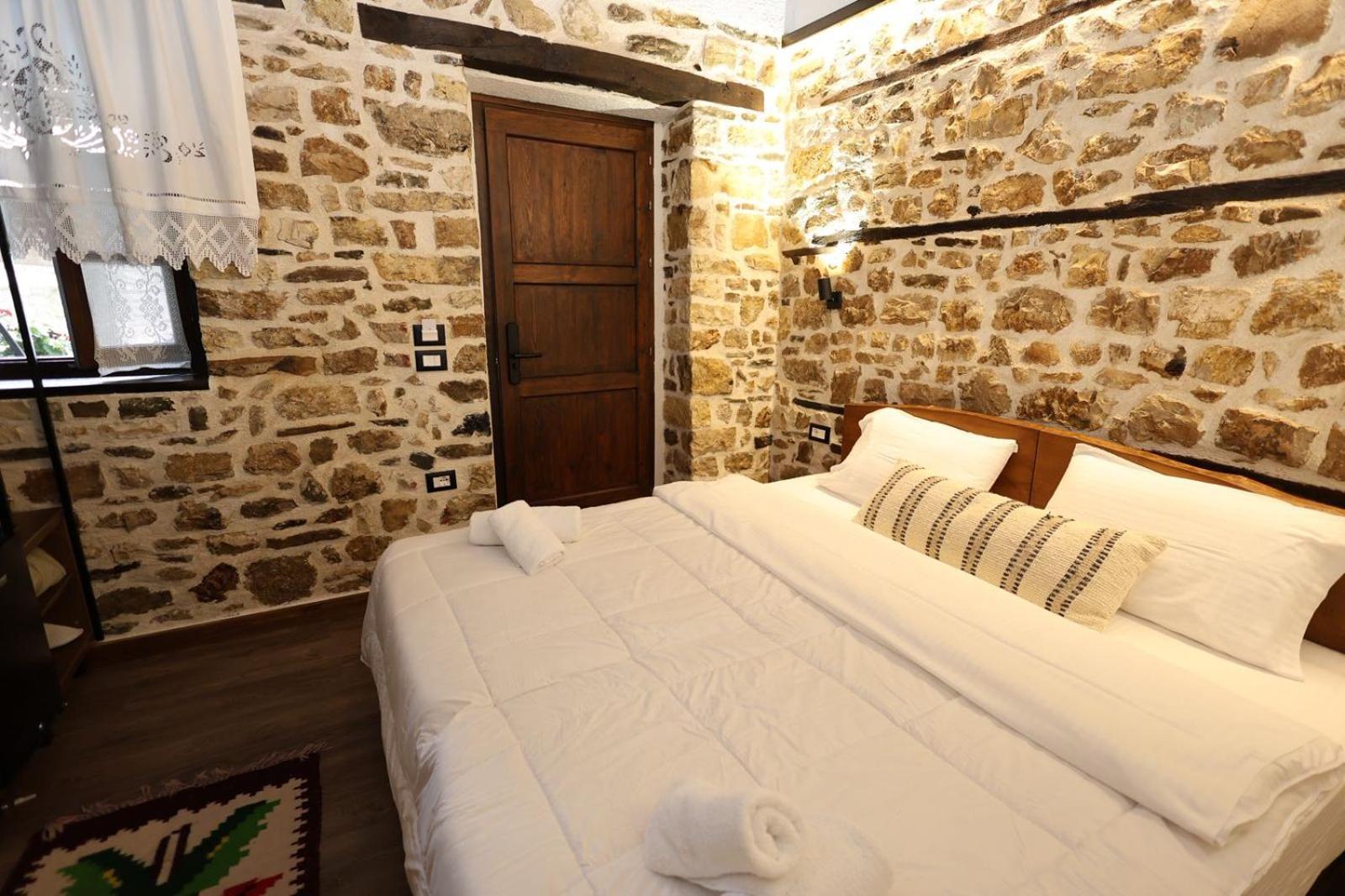 Ador Boutique Hotel Берат Экстерьер фото
